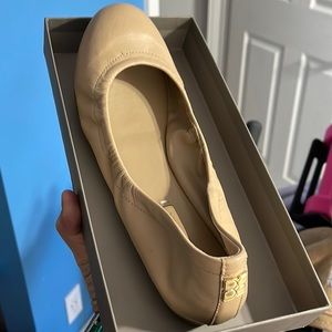 BCBGMaxAzria Molly Natural Napa Ballet flats 10m - New